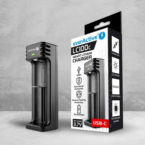 everActive USB‑C ličio jonų baterijų įkroviklis 18650/21700 su apsaugomis
