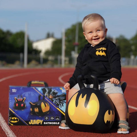 Batman Batmobilio šokliukas vaikams 38 cm – guminis lavinamasis žaislas 3+