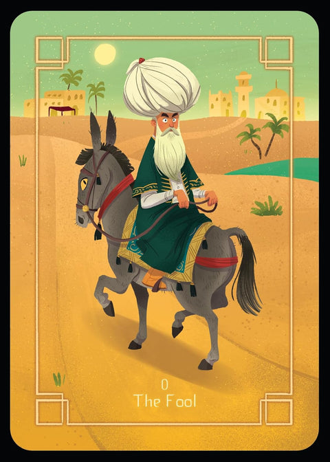 Taro korta The Fool, Major Arcana; geltoni smėliai ir žalias apsiaustas, vyras ant asilo, iliustracinė pilna kortos kompozicija