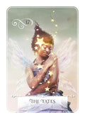 Tarot korta The Fates (17) — priekinė iliustracija: tamsi figūra su auksinėmis žvaigždėmis ir permatomais sparneliais