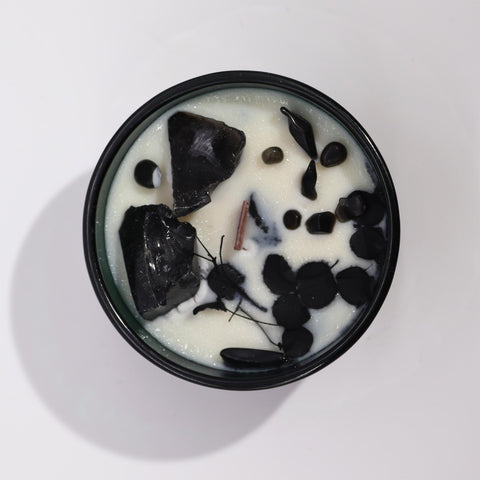 Hop Hare The Knight of Sword aromatinė žvakė – Kedras, juodasis obsidianas