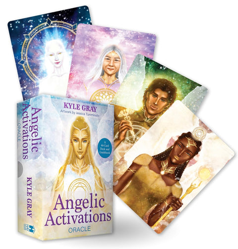 Angelic Activations oracle kortos: Kyle Gray dėžutė su 5 Jessica Tumminello iliustruotomis kortomis, išklotos fanu ir skirtos produkto apžvalgai