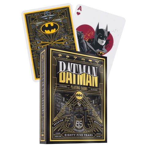 Batman žaidimo kortos su aukso-juodu jubiliejiniu dėklu, parodyta atvirai – nugarėlė ir tūzas su Batman piešiniu