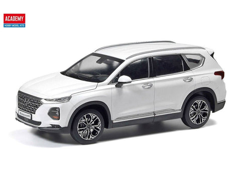 2018 Hyundai Santa Fe 1:24 plastikinis surenkamas modelis su lipdukais