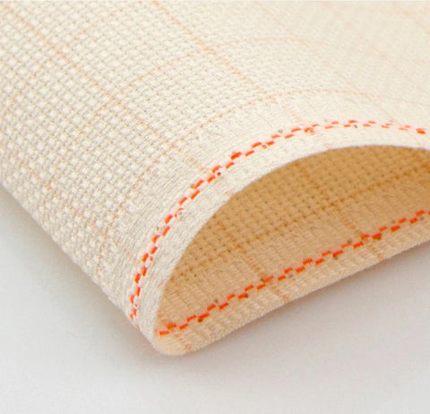 Siuvinėjimo drobė Aida 18 balta 100x150 cm kryželiui