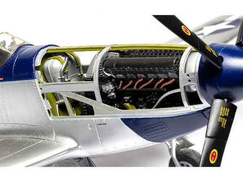 Airfix North American P-51D Mustang 1/24 plastikinis lėktuvo rinkinys A14001V