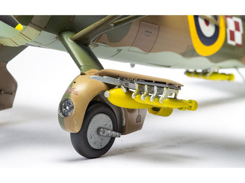 Airfix Westland Lysander Mk.I/Mk.III 1/48 surenkamas lėktuvas (A07116)