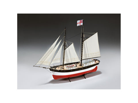 Amati Hunter Q-Ship medinis laivo modelio rinkinys 1:60