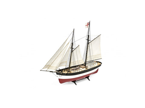 Amati Hunter Q-Ship medinis laivo modelio rinkinys 1:60