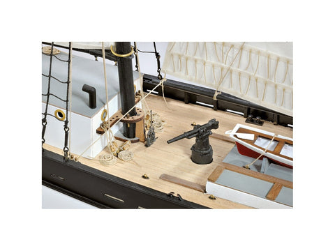 Amati Hunter Q-Ship medinis laivo modelio rinkinys 1:60