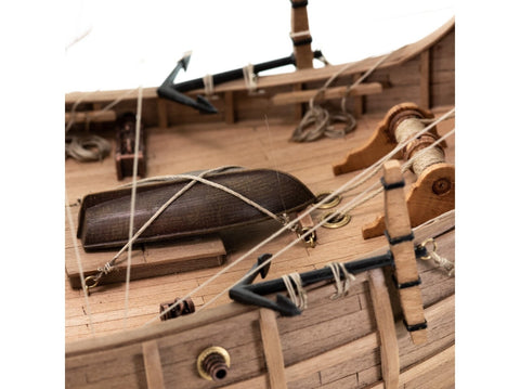 Amati Santa Maria karavelė 1:65 surenkamas medinis laivas 54 cm