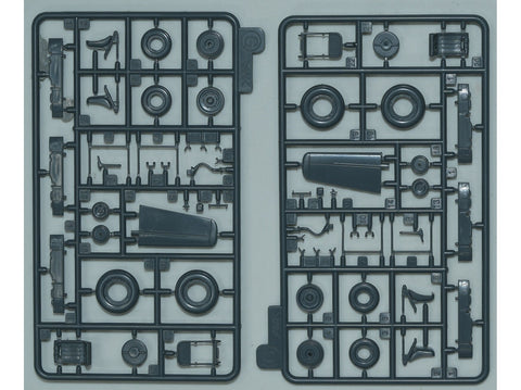 Mi-17 „Hip“ ankstyvas 1:48 plastikinis surenkamas sraigtasparnio modelis