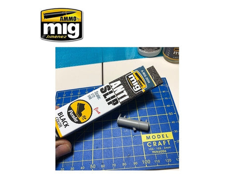 AMMO MIG neslystanti akrilo pasta, juoda, 1/72–1/48, 20 ml (AMIG2034)