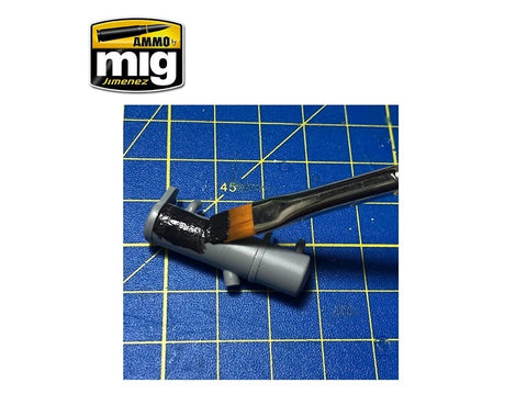 AMMO MIG neslystanti akrilo pasta, juoda, 1/72–1/48, 20 ml (AMIG2034)