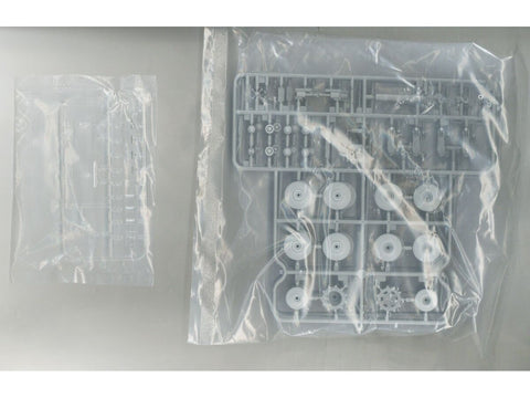 KF51 Panther 4 kartos tanko 1/35 plastikinis surenkamas modelis