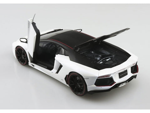 Aoshima Lamborghini Aventador Pirelli Edition 1/24 surenkamas modelis