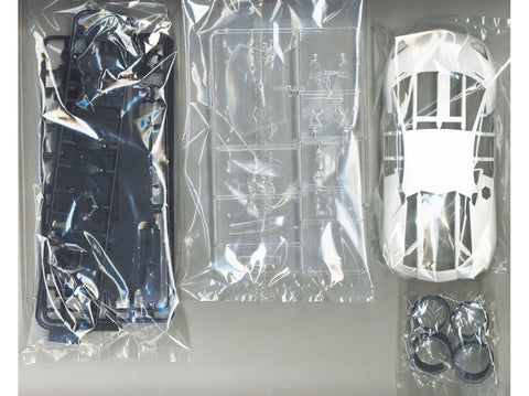 Aoshima Lamborghini Aventador Pirelli Edition 1/24 surenkamas modelis