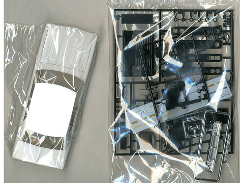 Aoshima Nissan Skyline Ken & Mary 4 durų 1/24 modelis, Grand Champion