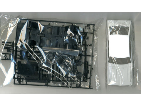 Aoshima Nissan Skyline KGC110 1972 1/24 Ken & Mary surenkamas modelis