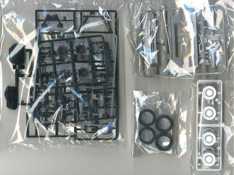 Aoshima Nissan Leopard F31 (1990) 1/24 plastiko surinkimo rinkinys 05739