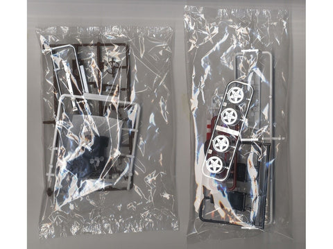 Aoshima Initial D Toyota AE85 Levin Takeuchi versija 1/24 modelio rinkinys