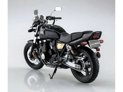 Aoshima Yamaha XJR400R 1995 1/12 plastikinis surenkamas motociklo modelis