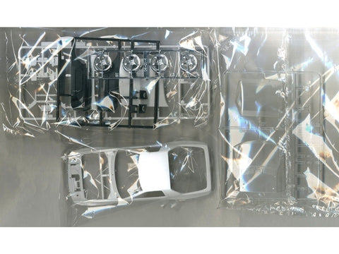 Aoshima Mazda RX-7 FC3S BN Sports 1989 1/24 surenkamas modelis