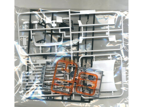 Aoshima Mazda RX-7 FC3S BN Sports 1989 1/24 surenkamas modelis