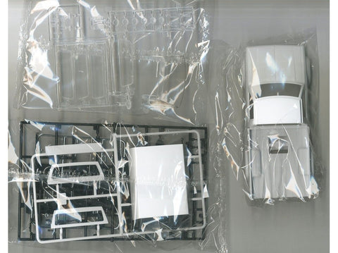 Aoshima Datsun 720 pikapas Custom 1/24 plastikinis modelio rinkinys