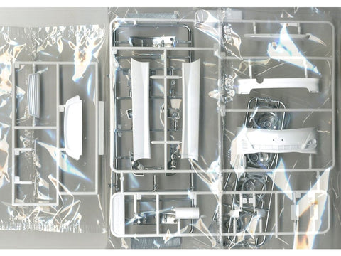 Aoshima Toyota Alphard 2005 Silk Blaze 1/24 surinkimo rinkinys MNH/ANH10 15W