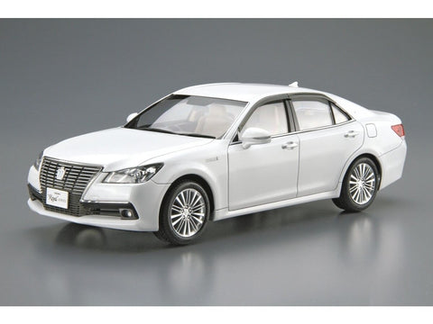 Aoshima Toyota Crown Royal Saloon GRS210/AWS210 1/24 surinkimo modelis
