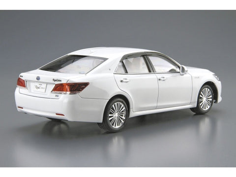 Aoshima Toyota Crown Royal Saloon GRS210/AWS210 1/24 surinkimo modelis