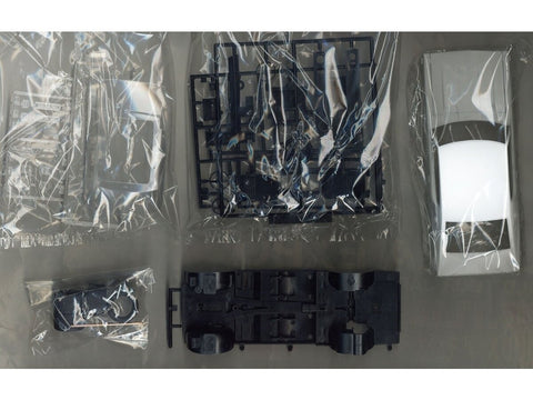 Aoshima Nissan Skyline 2000GT‑R KPGC110 Ken & Mary #73, 1/24 rinkinys