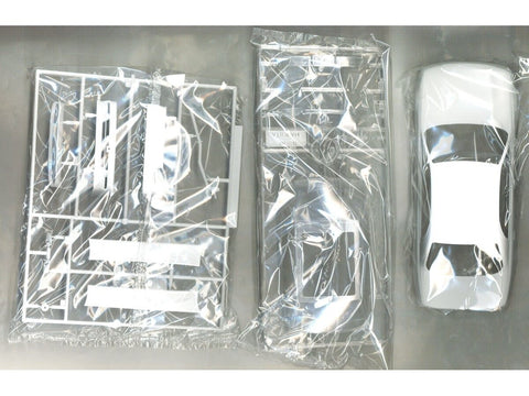 Aoshima K-Break Toyota Crown Majesta UZS141 ’91 1/24 surenkamas modelis