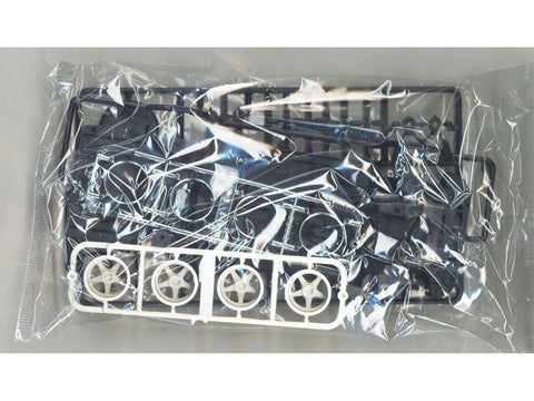 Aoshima K-Break Toyota Crown Majesta UZS141 ’91 1/24 surenkamas modelis