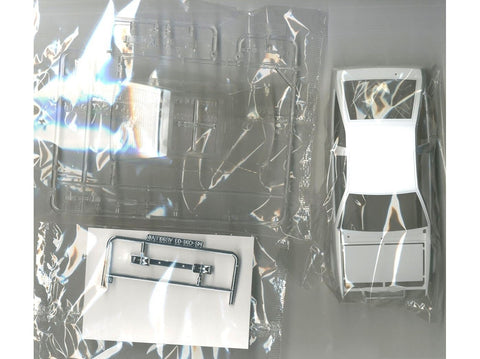 Aoshima Toyota AE85 Corolla Levin 1500SR 1984 1/24 surenkamas modelis