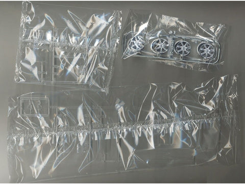 Aoshima Toyota Crown GRS182 (2003) 1/24 plastikinis surinkimo rinkinys