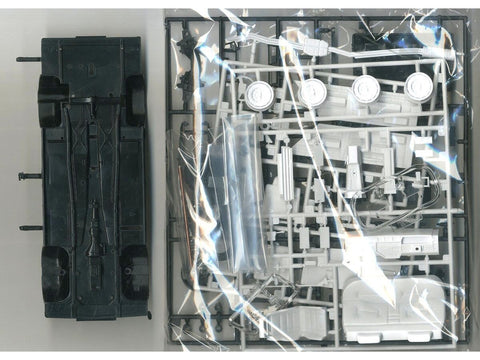 Aoshima Nissan P430 Cedric/Gloria 280E Brougham '82 1:24 plastikinis rinkinys