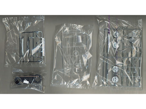 Aoshima Volkswagen Beetle 1303S kabrioletas 1975 1/24 surenkamas modelis