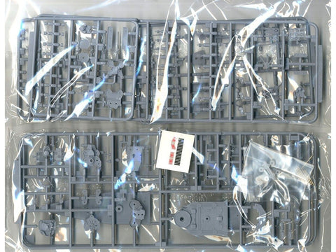 Aoshima IJN Nagato 1945, pilno korpuso, 1/700, su metaliniu vamzdžiu