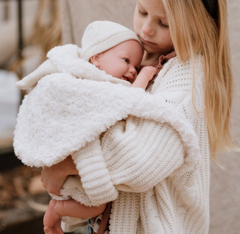 Arias Reborn kūdikio kolekcinė lėlė 45 cm – rankų darbo su rūbeliais