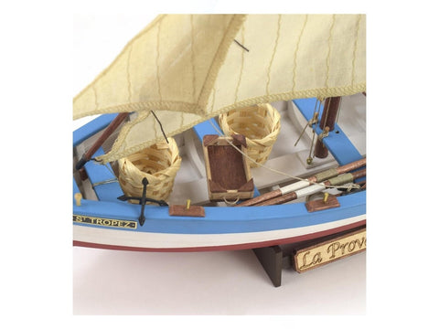 Medinis žvejybinio laivo La Provençale rinkinys 1:20 – Artesania Latina