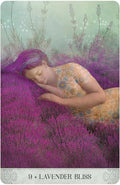 Orakulų korta Lavender Bliss — moteris užsnūdusi tarp ryškiai violetinių levandų, dekoratyvus gėlių raštas ant suknelės