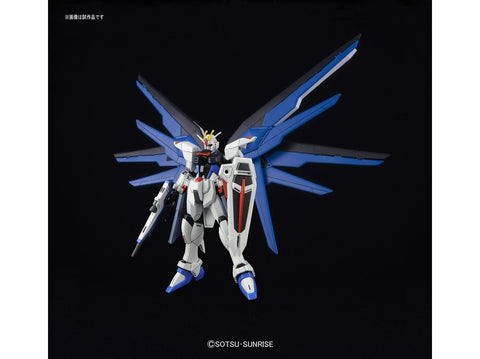 Bandai HGCE Freedom Gundam ZGMF-X10A 1/144 Gunpla rinkinys