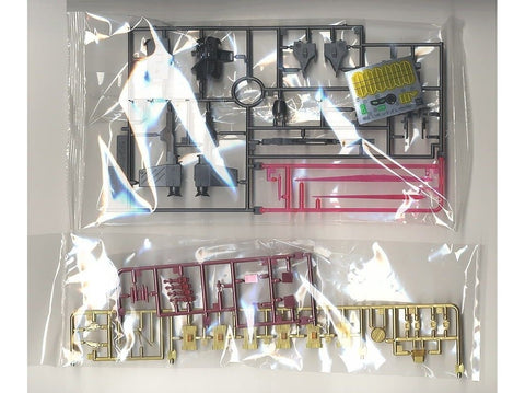 Bandai HGUC RX-93 Nu Gundam 1/144 Gunpla – metalinė danga (Metallic Coating)