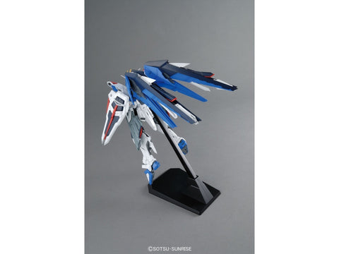 Bandai MG Freedom Gundam Ver.2.0 surenkamas modelis 1/100, 61611