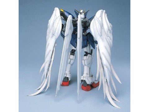 Bandai PG Wing Gundam Zero Custom 1/60 Gunpla modelis (63825)