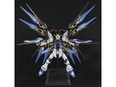 Bandai PG Strike Freedom Gundam 1/60 – Perfect Grade Gunpla rinkinys