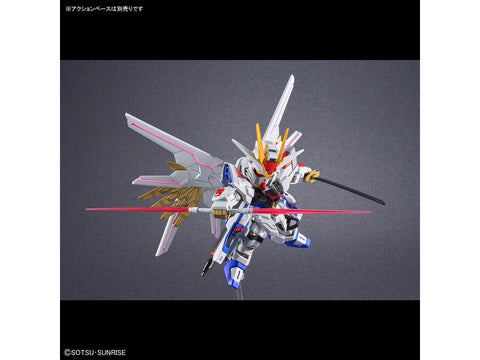Bandai SD Gundam CS Mighty Strike Freedom – Gunpla surenkamas modelis