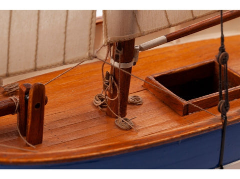Medinis žvejybinio laivo modelis Esperance Billing Boats 1/30 BB908